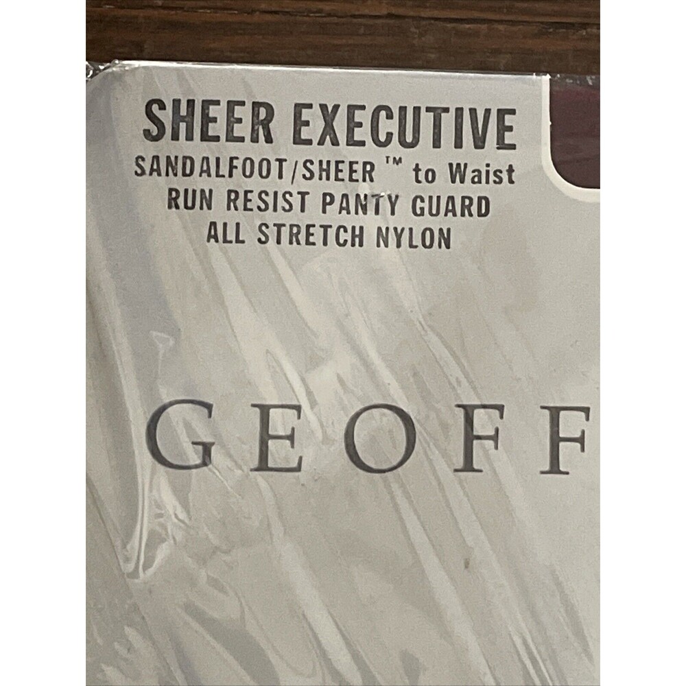 Vintage Geoffrey Beene Brandy Wine Medium Pantyhose NWT Sheer Executive Nylon - Picture 2 of 8